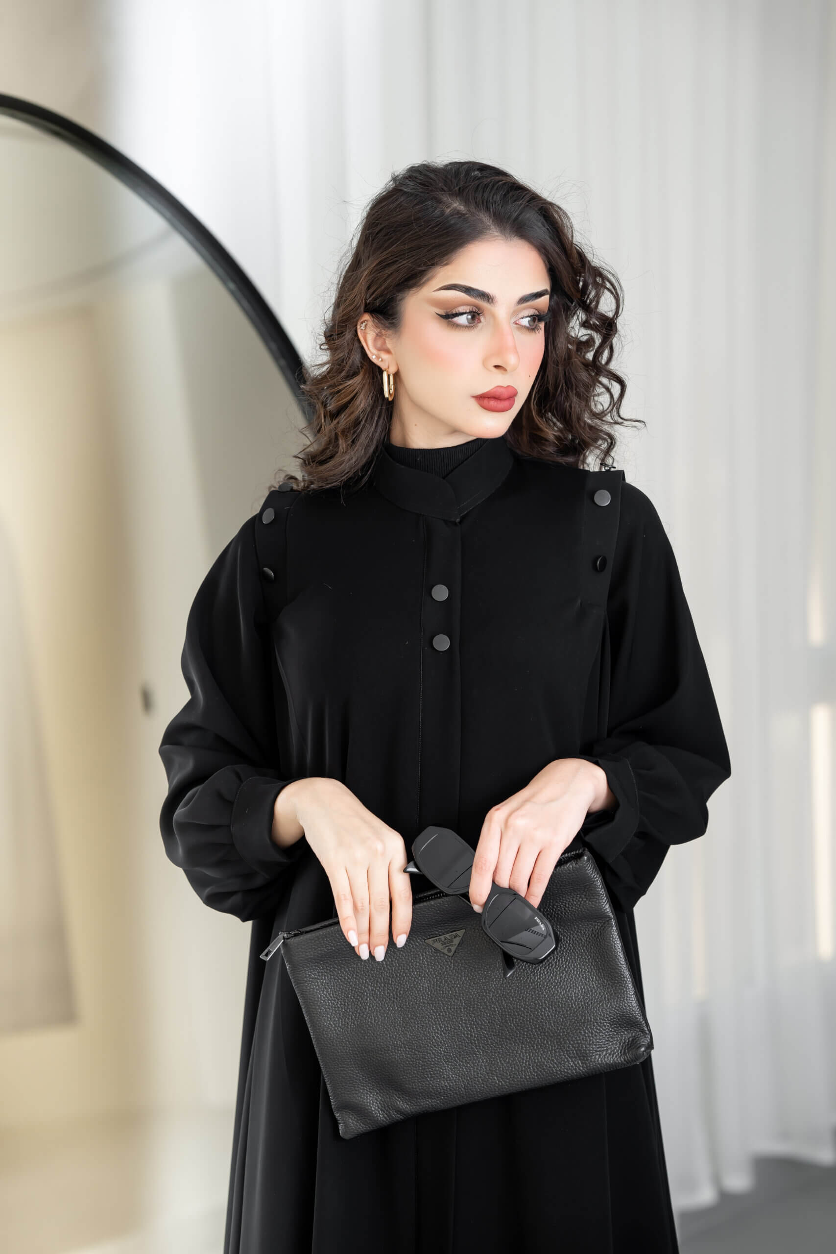 Abaya Structurée – Élégance Moderne pour le Ramadan 🌙✨