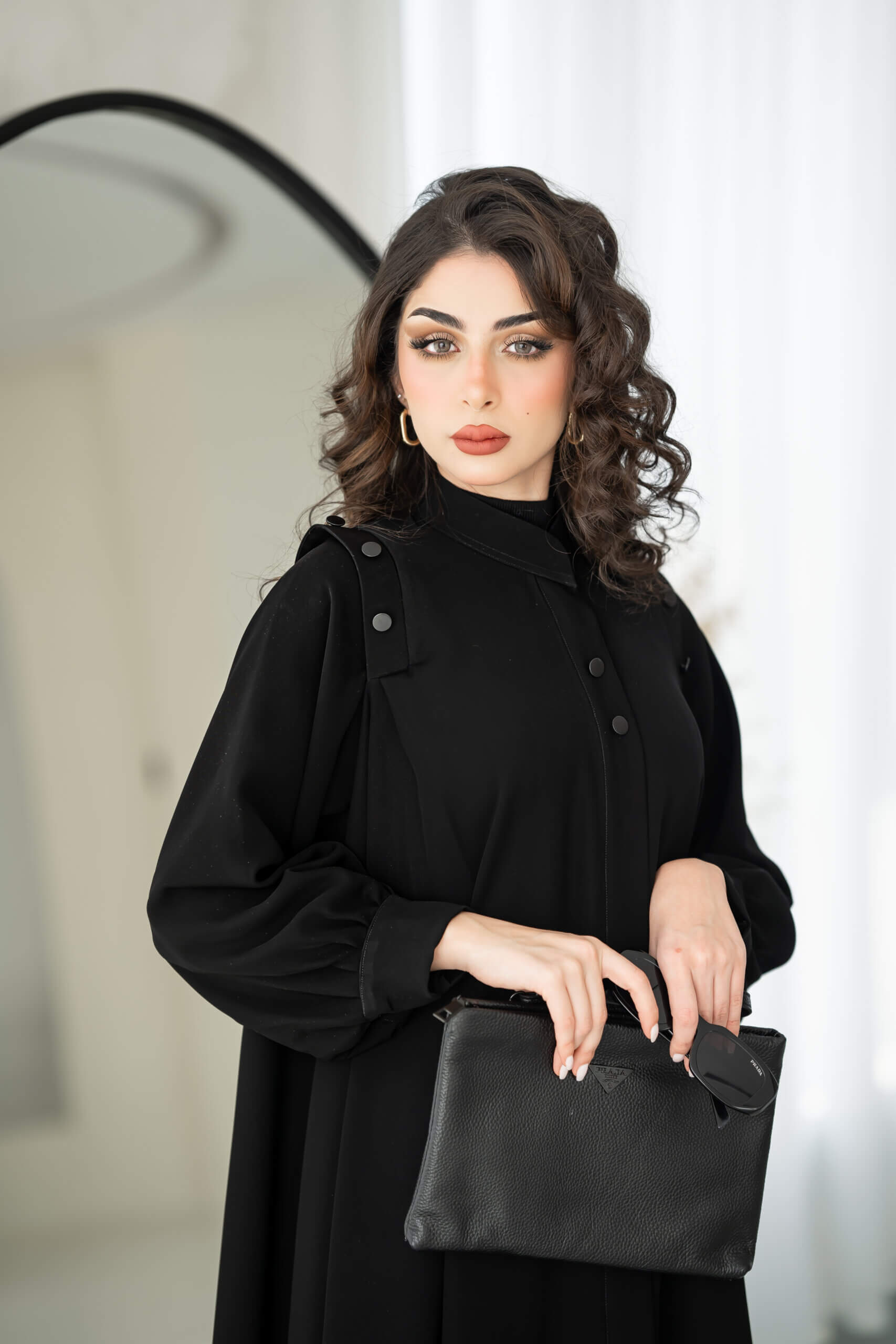 Abaya Structurée – Élégance Moderne pour le Ramadan 🌙✨