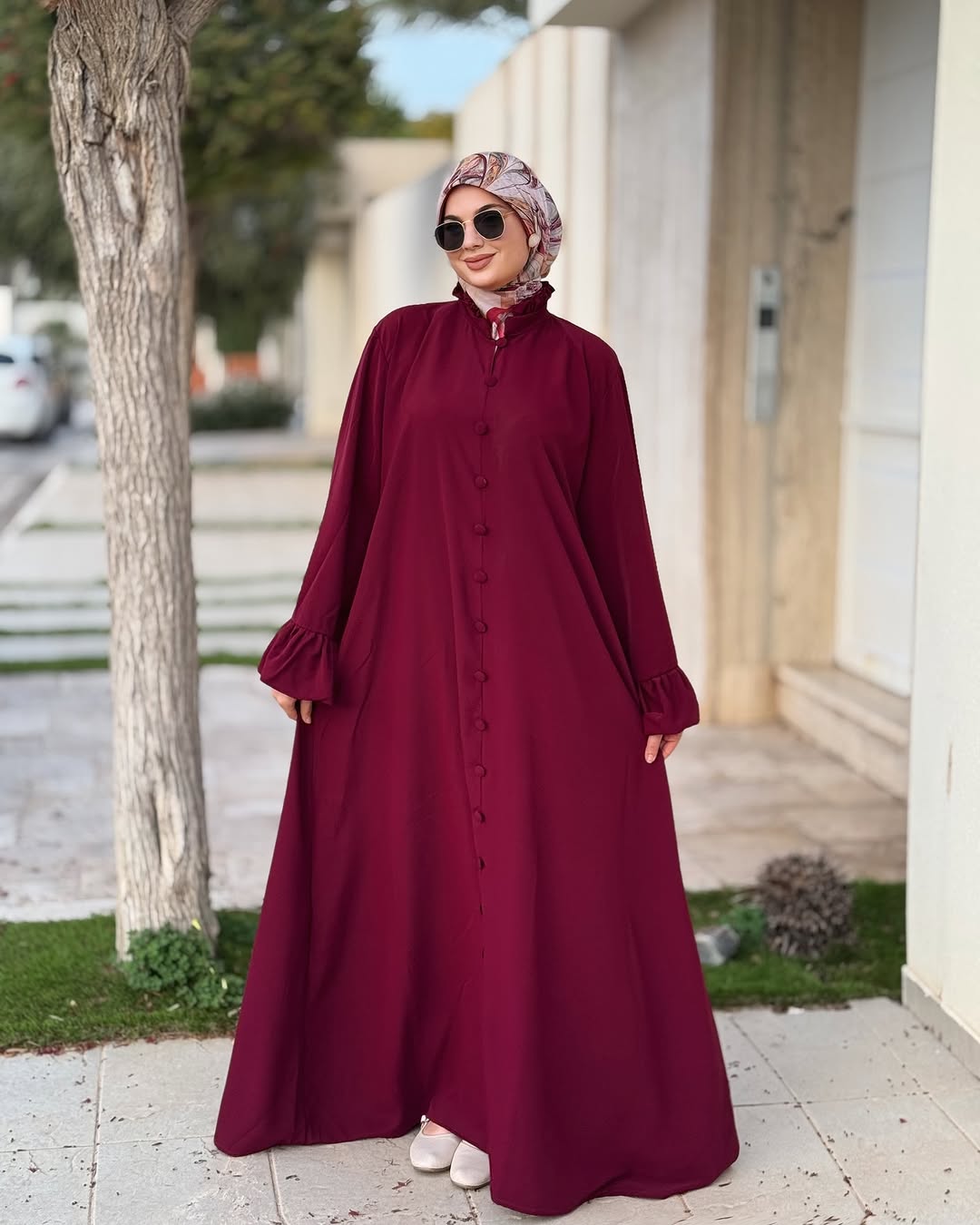 Abaya Élégance Moderne - Robe Longue Boutonnée à Manches Évasées
