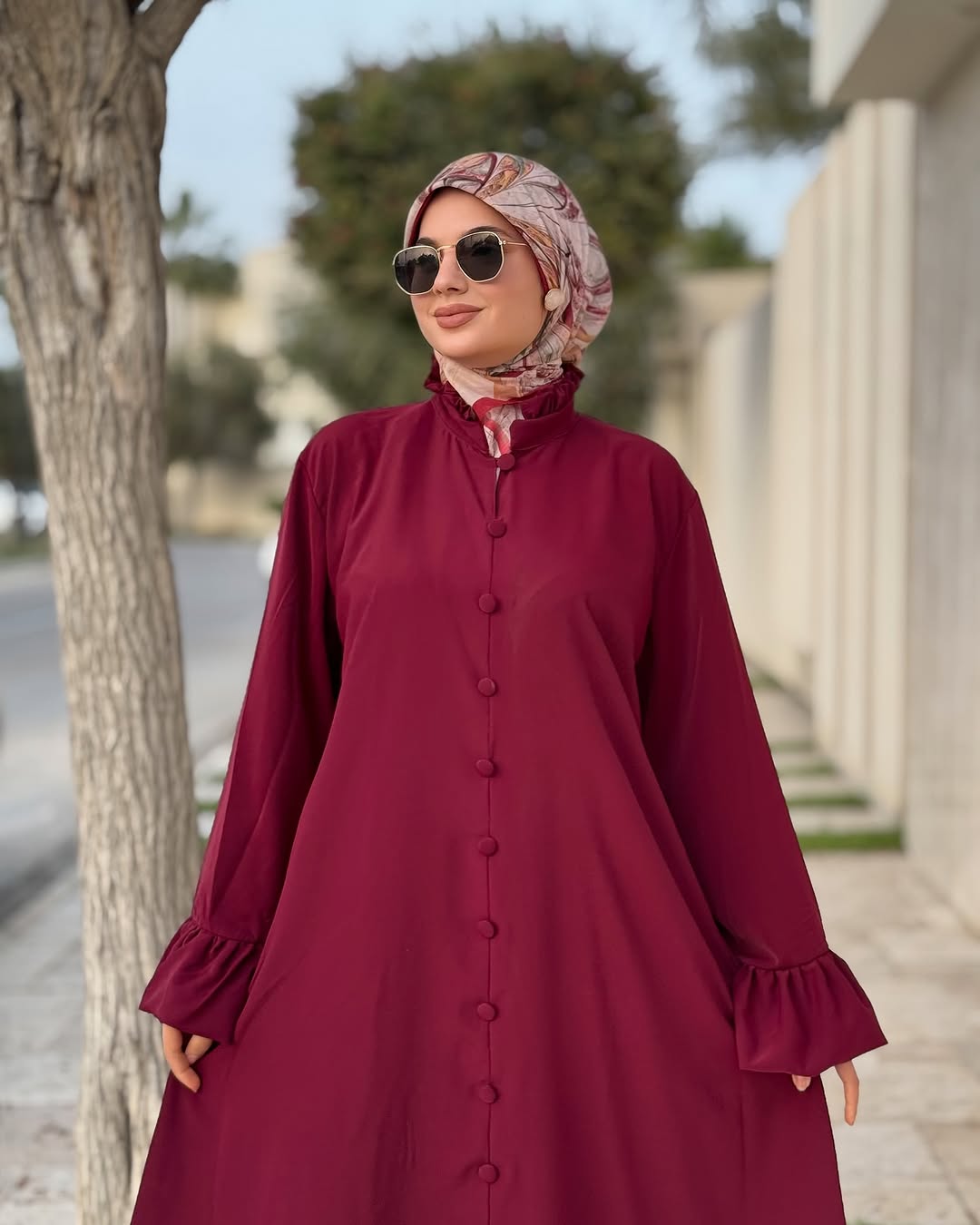 Abaya Élégance Moderne - Robe Longue Boutonnée à Manches Évasées