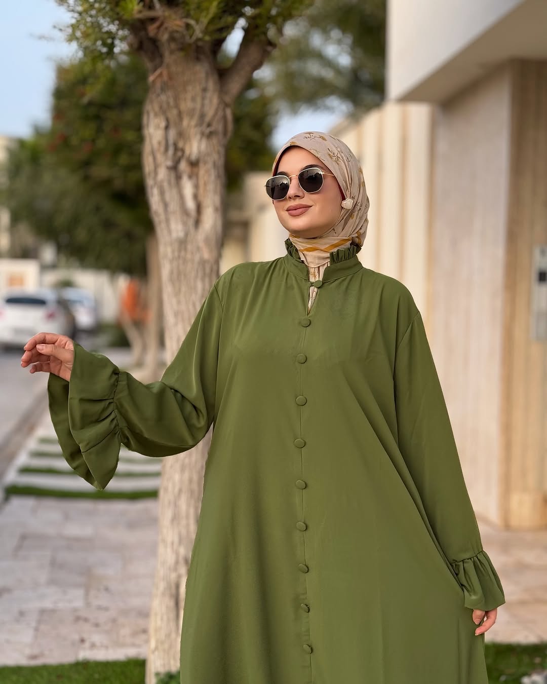 Abaya Élégance Moderne - Robe Longue Boutonnée à Manches Évasées