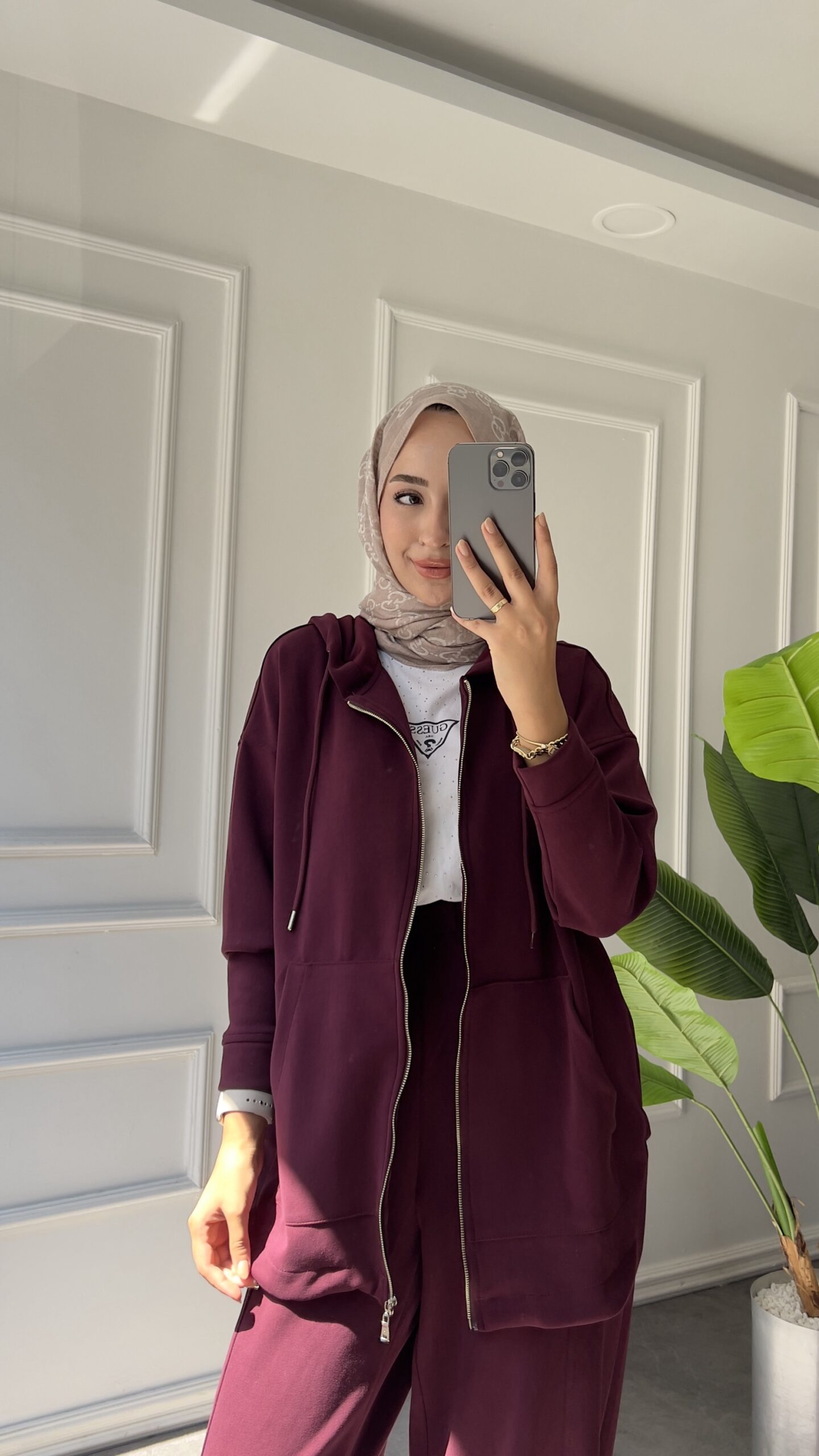 Ensemble Luxe Cocooning: Le Jogging Oversize Élégant (Grenat)